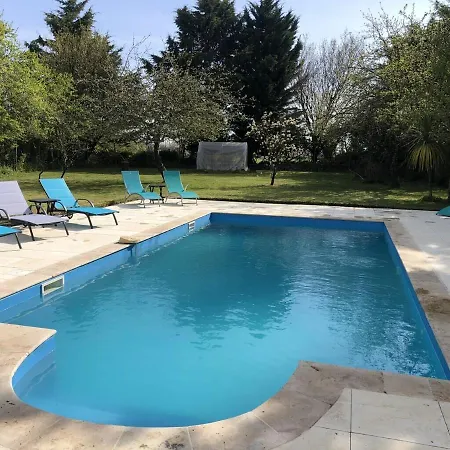 Blacksmiths In - 3 Beds Holiday home Blanzay