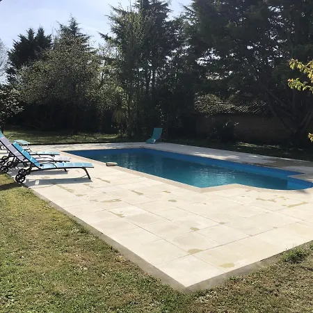 Blacksmiths In - 3 Beds Holiday home Blanzay